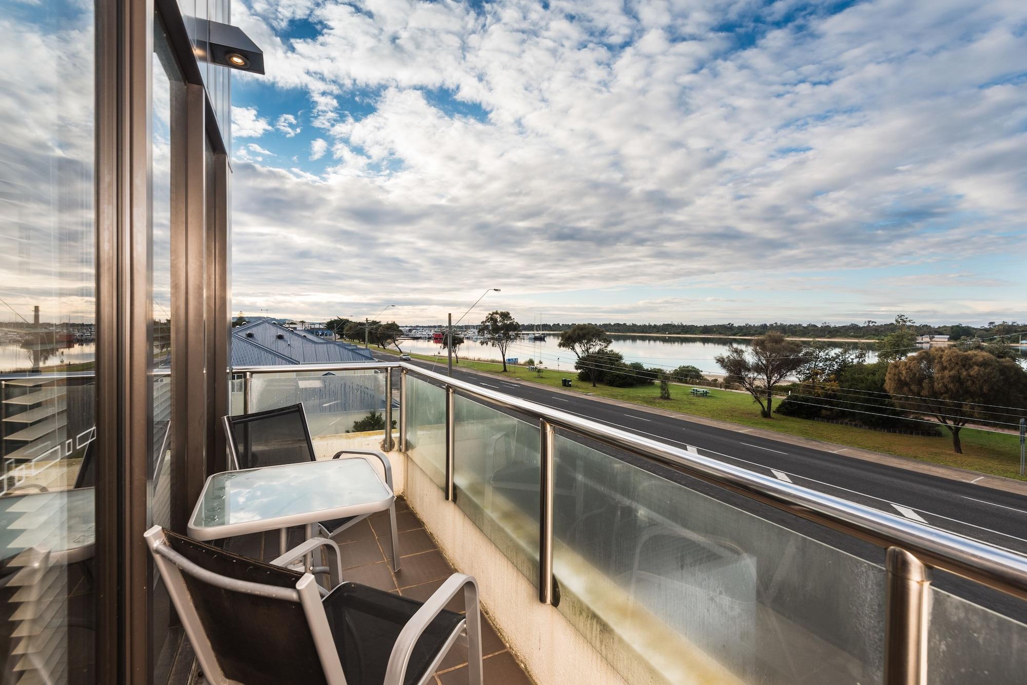 The Esplanade Resort And Spa Lakes Entrance Bagian luar foto
