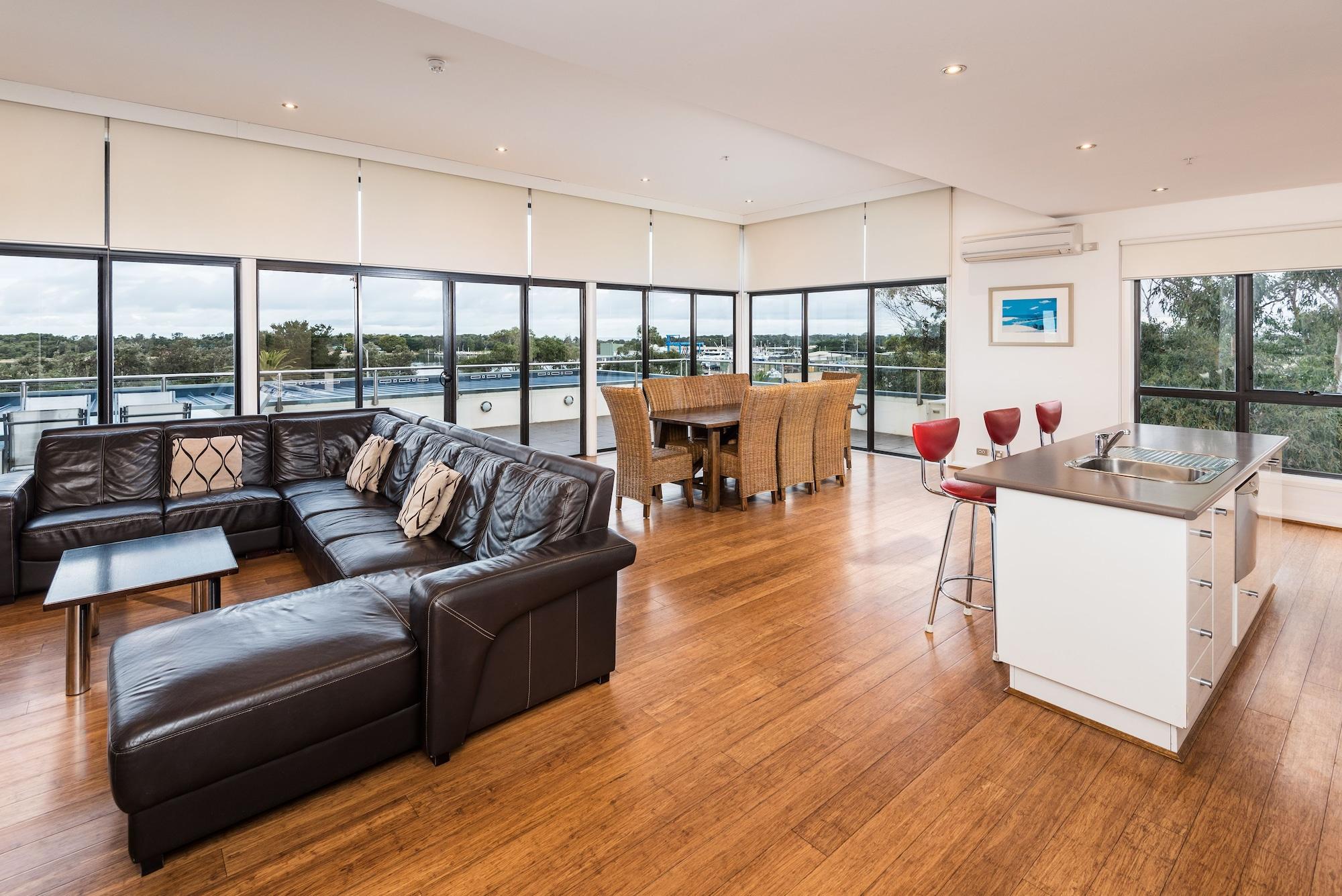 The Esplanade Resort And Spa Lakes Entrance Bagian luar foto