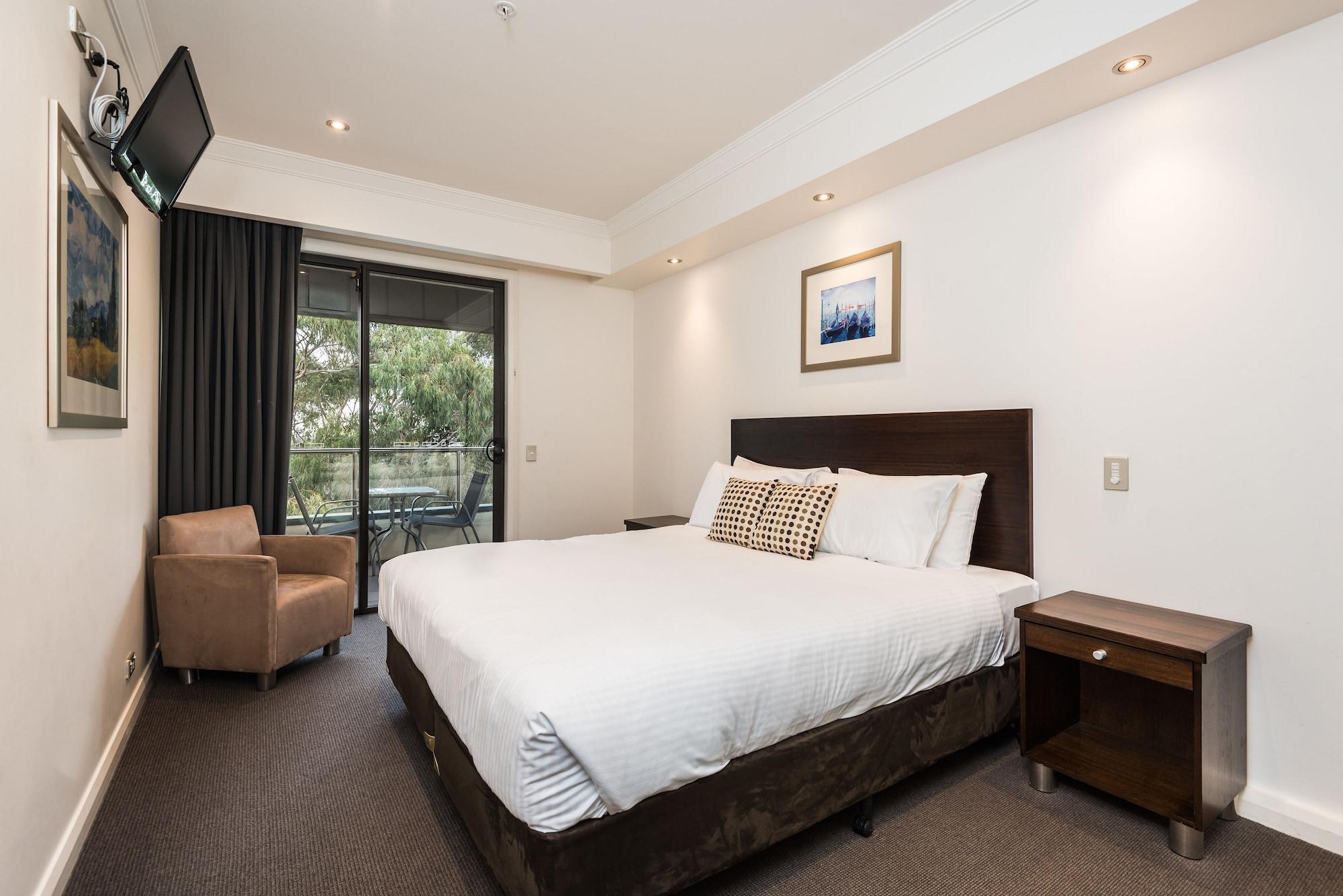The Esplanade Resort And Spa Lakes Entrance Bagian luar foto