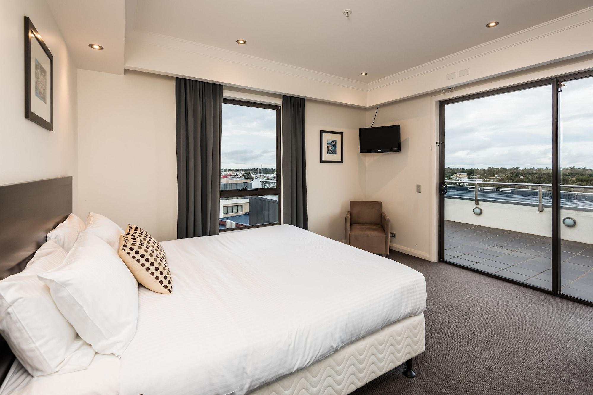 The Esplanade Resort And Spa Lakes Entrance Bagian luar foto