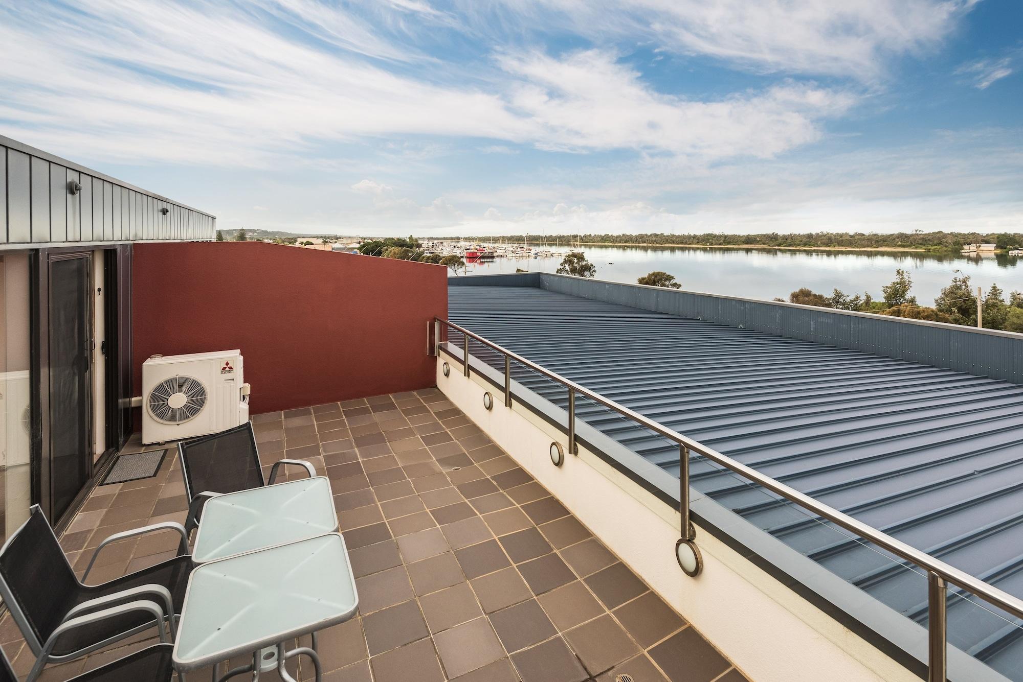 The Esplanade Resort And Spa Lakes Entrance Bagian luar foto