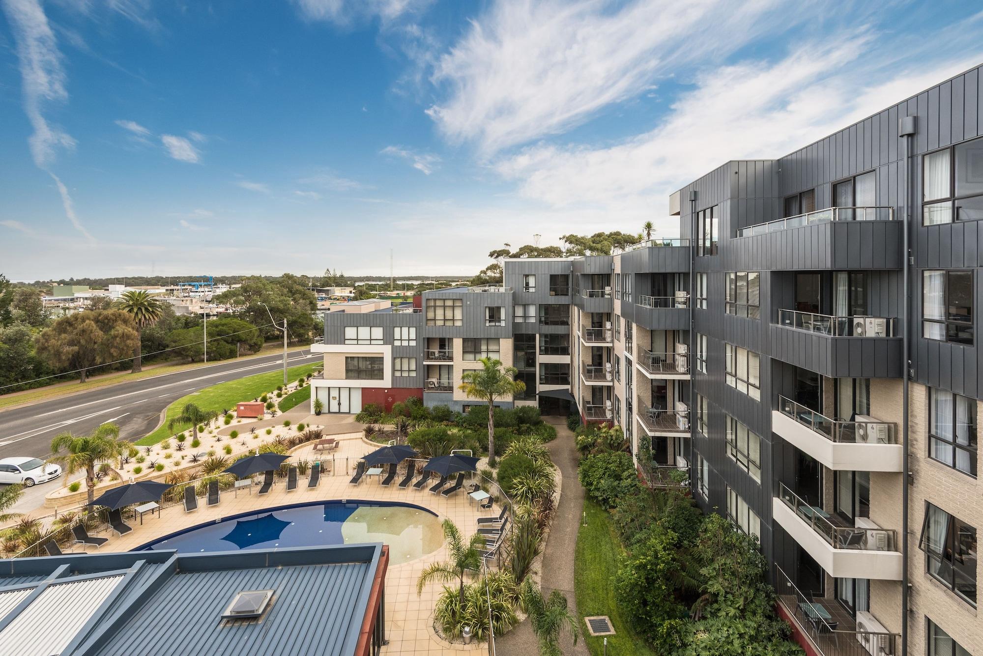 The Esplanade Resort And Spa Lakes Entrance Bagian luar foto