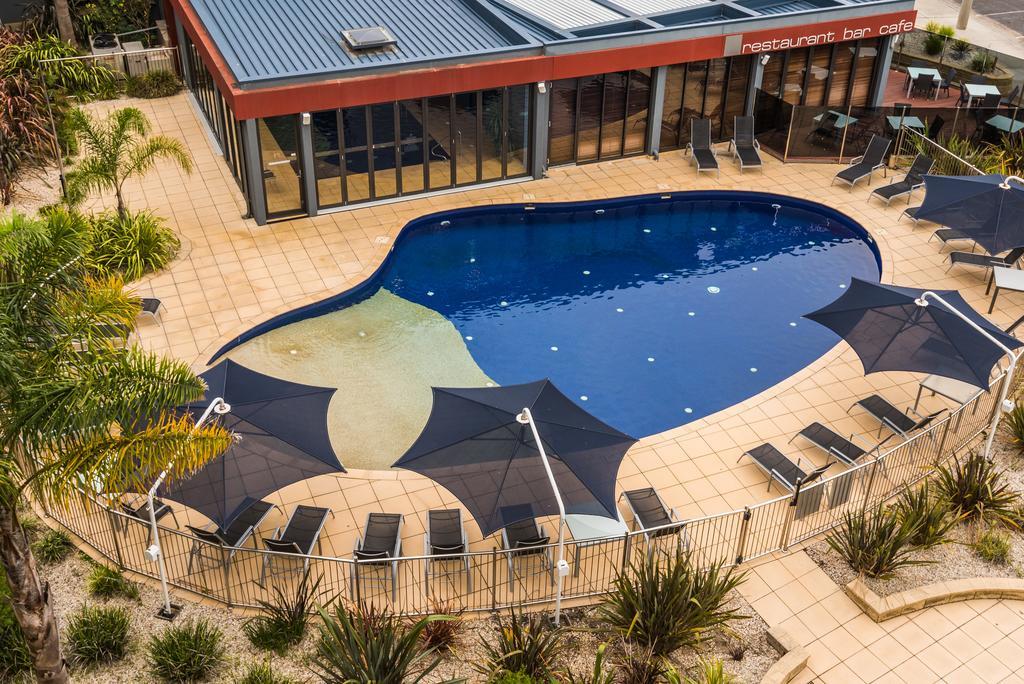 The Esplanade Resort And Spa Lakes Entrance Bagian luar foto
