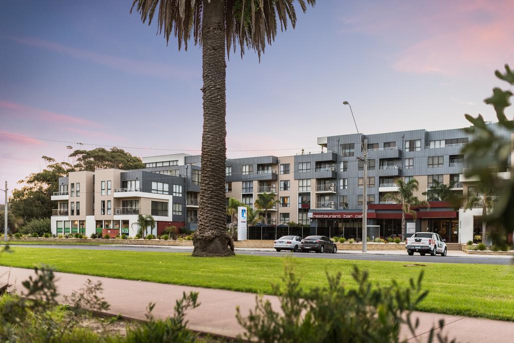 The Esplanade Resort And Spa Lakes Entrance Bagian luar foto