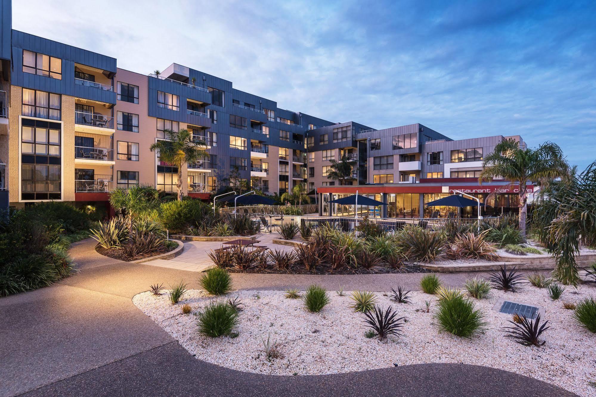The Esplanade Resort And Spa Lakes Entrance Bagian luar foto